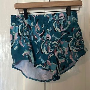 Athleta small 3” shorts